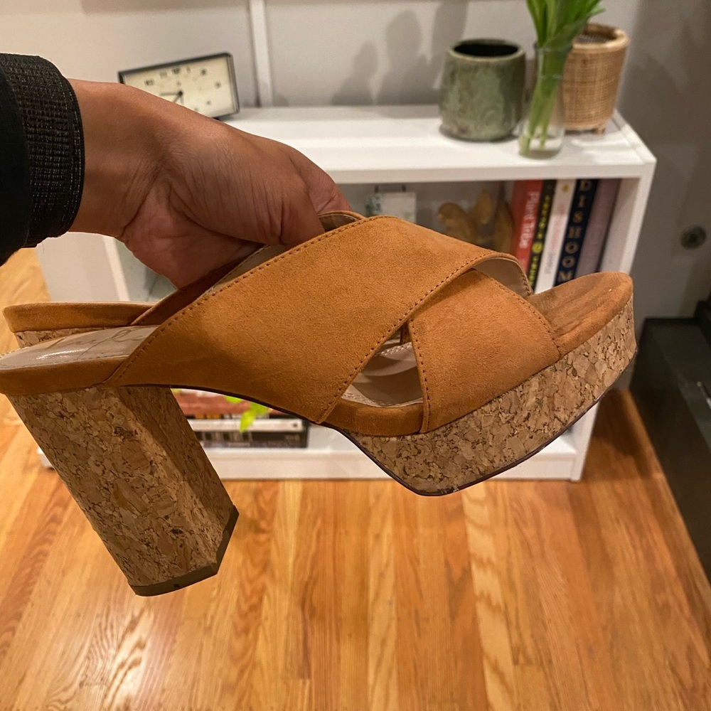 Tan Lulu Sandals with Cork Bottom in Very Good Condition! Size 8